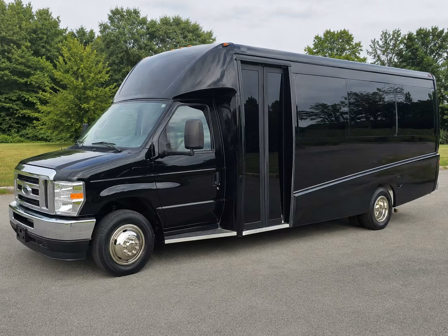 15 passenger minibus